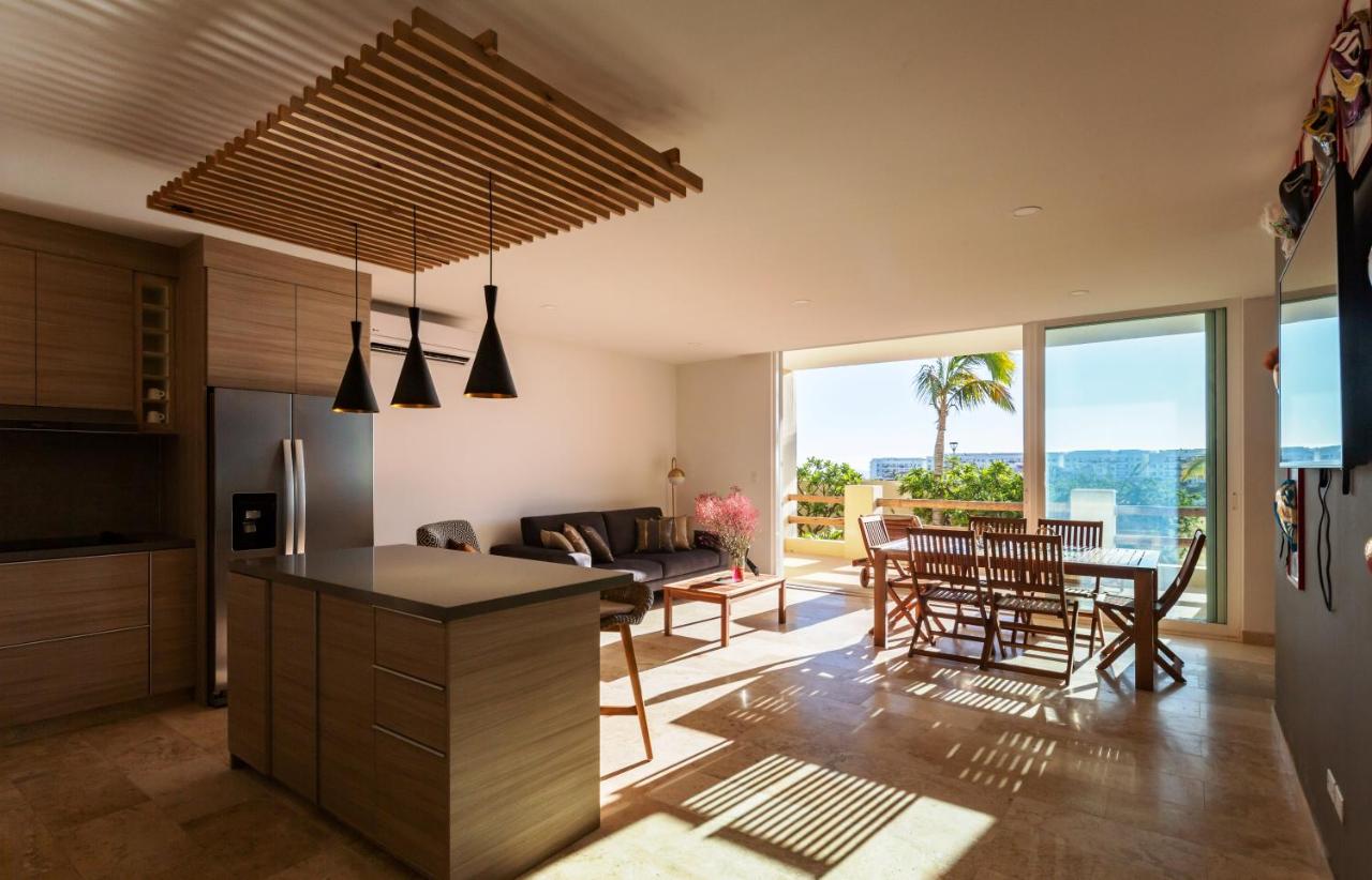 El Mirador Condominiums Live · Work · Play